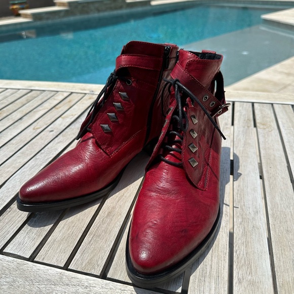 Regard Vintage Red Leather Booties - Picture 8 of 9